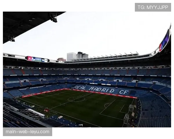 伯纳乌球场全新顶棚通过测试，将确保欧冠比赛不受天气影响